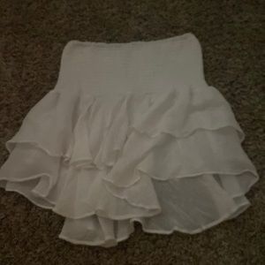 white flowy skirt